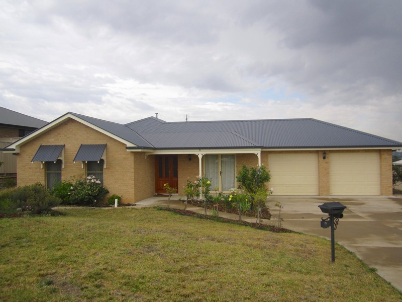 6 Blackwood Close, Bathurst NSW 2795