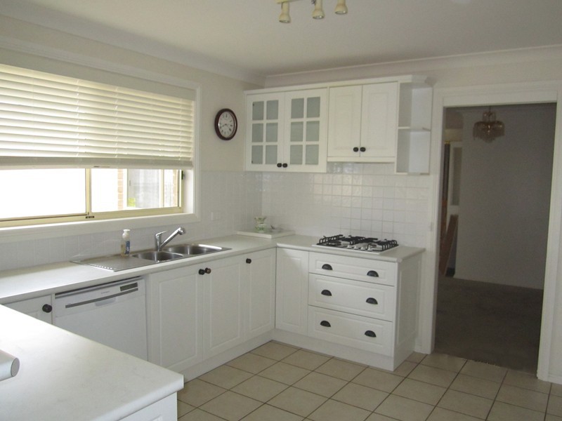 6 Blackwood Close, Bathurst NSW 2795