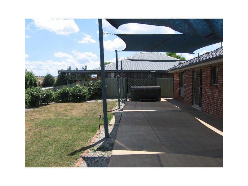 22 Sapphire Cr, Bathurst NSW 2795