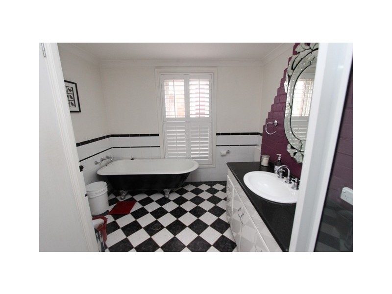 157 Durham St, Bathurst NSW 2795