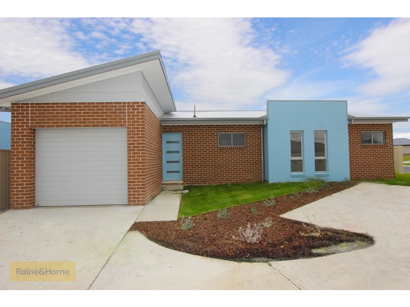 1/40 Wentworth Drive, Kelso NSW 2795