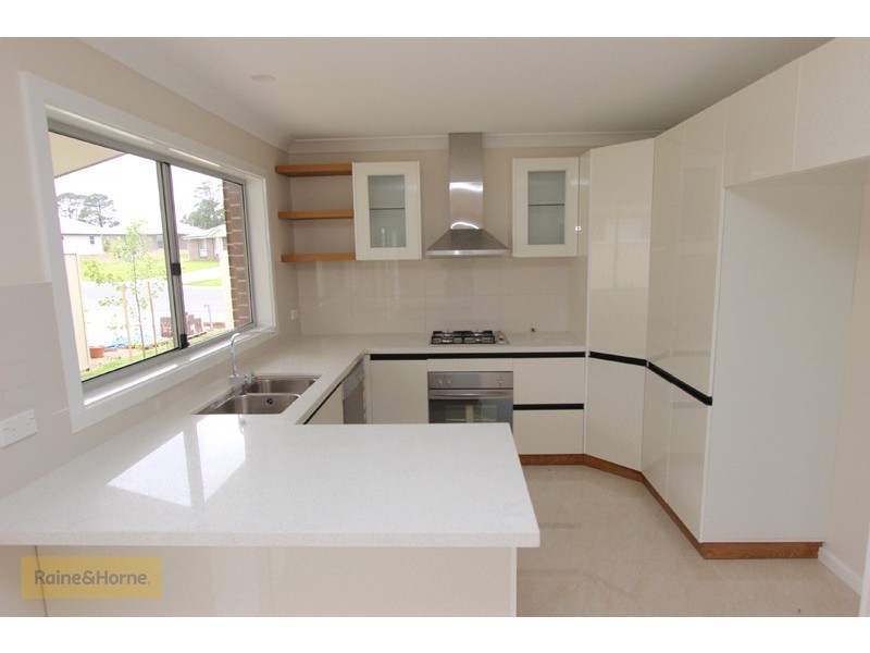 1/40 Wentworth Drive, Kelso NSW 2795