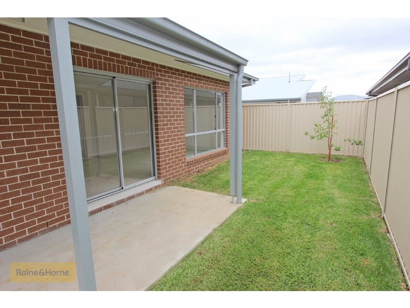 1/40 Wentworth Drive, Kelso NSW 2795