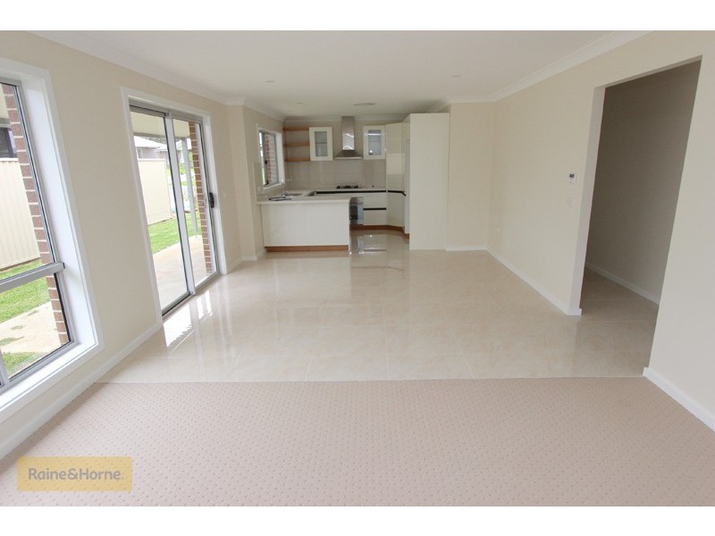 1/40 Wentworth Drive, Kelso NSW 2795