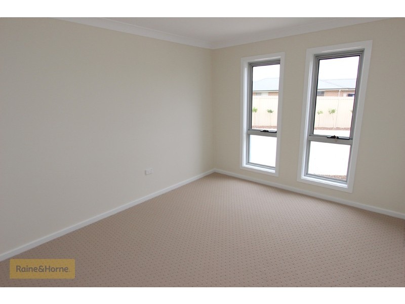 1/40 Wentworth Drive, Kelso NSW 2795