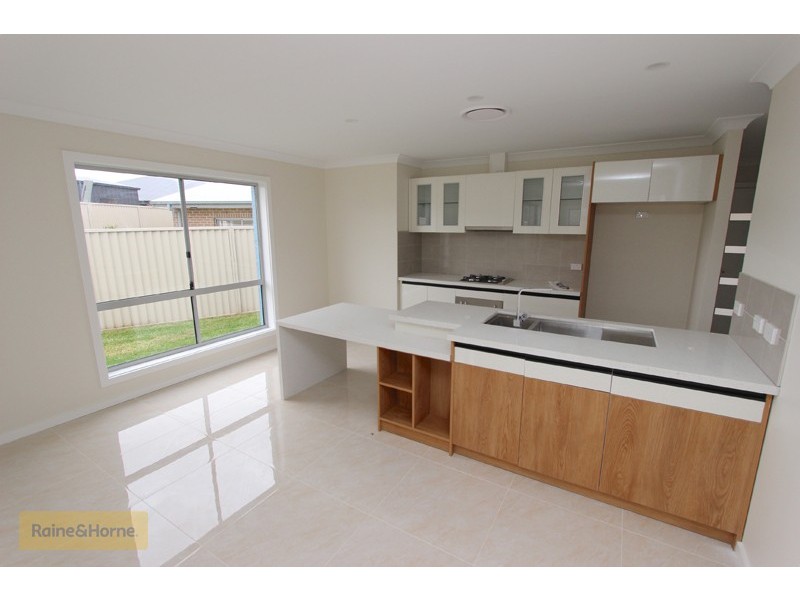 4/40 Wentworth Drive, Kelso NSW 2795