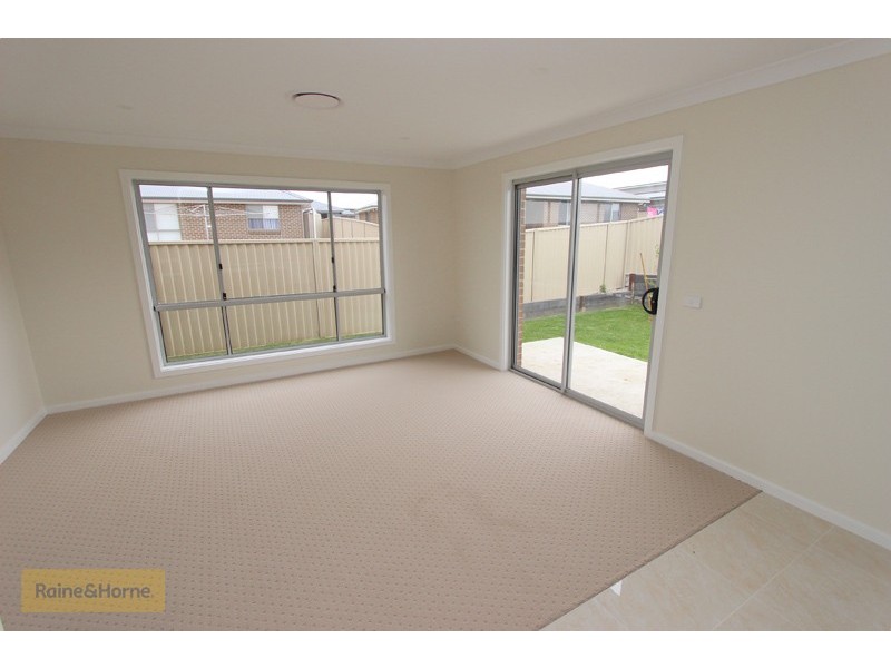 4/40 Wentworth Drive, Kelso NSW 2795