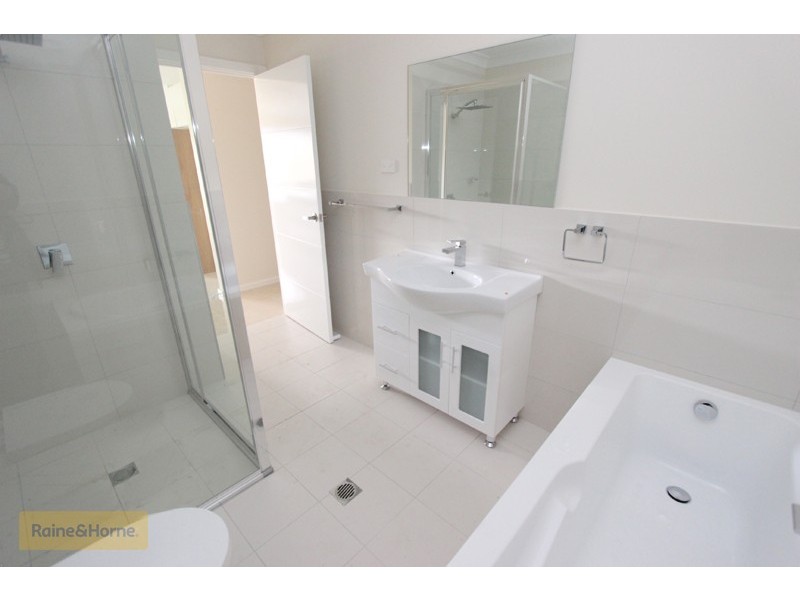4/40 Wentworth Drive, Kelso NSW 2795