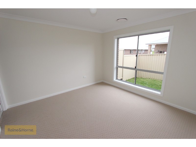 4/40 Wentworth Drive, Kelso NSW 2795