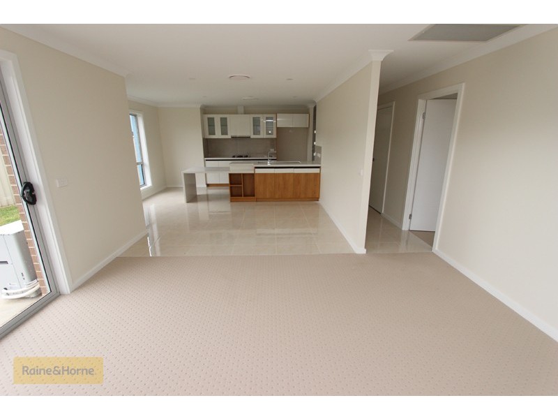 4/40 Wentworth Drive, Kelso NSW 2795