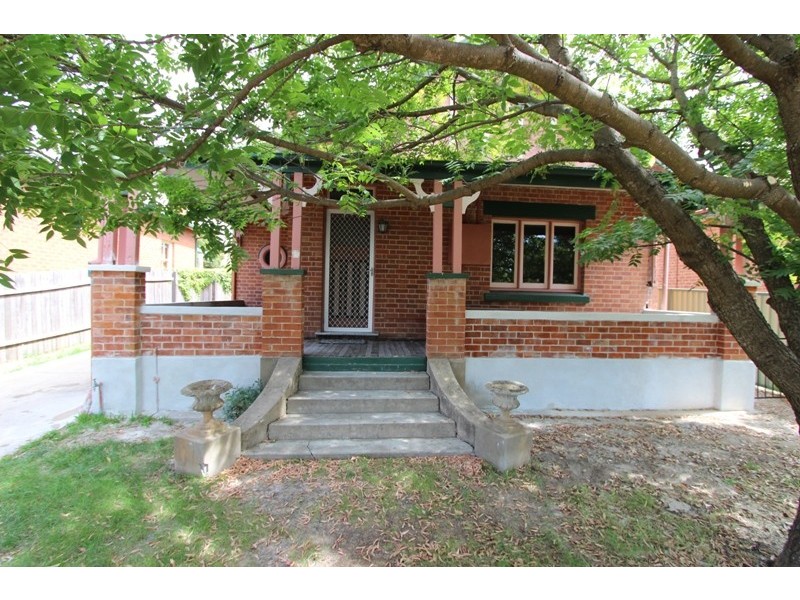 186 Rocket Street, Bathurst NSW 2795