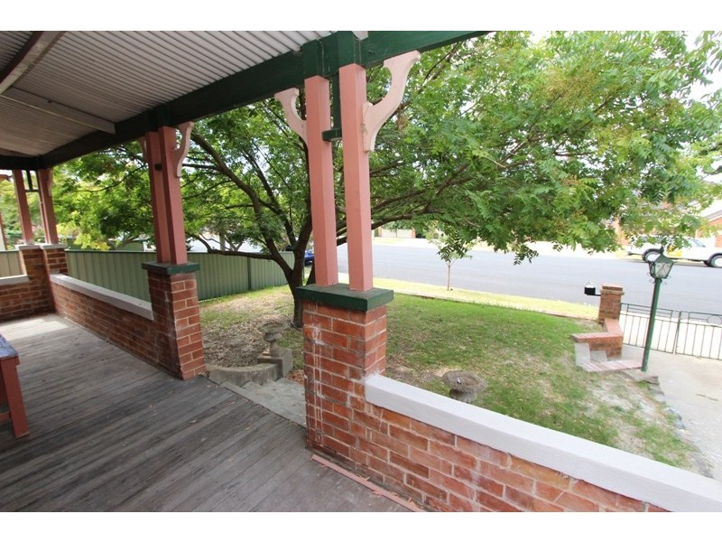 186 Rocket Street, Bathurst NSW 2795
