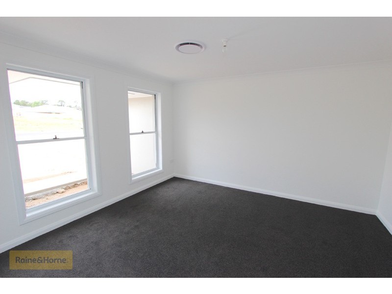 5A Cheviot Place, Kelso NSW 2795