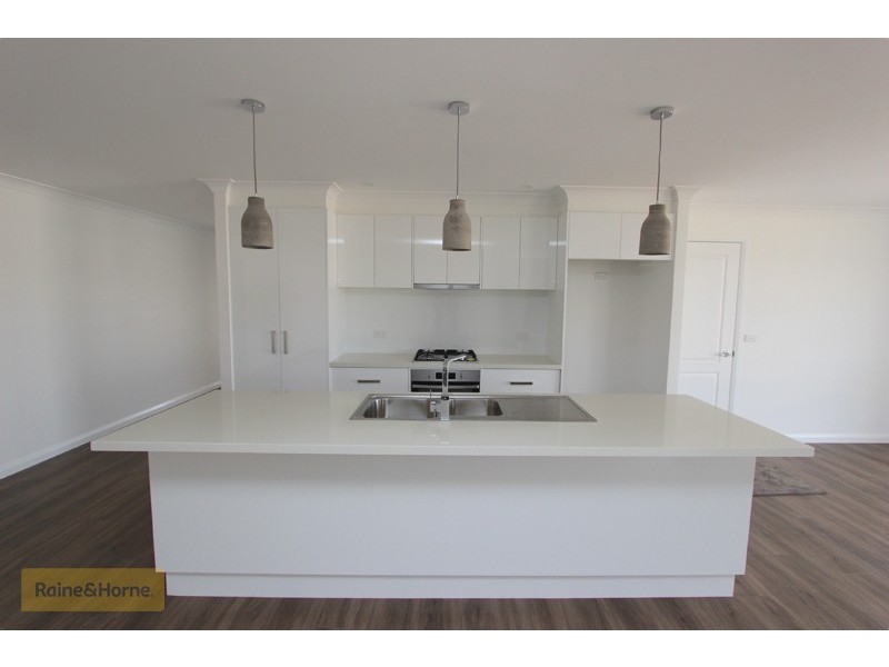 5A Cheviot Place, Kelso NSW 2795