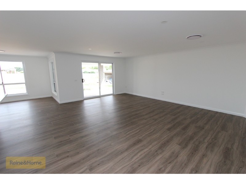 5A Cheviot Place, Kelso NSW 2795