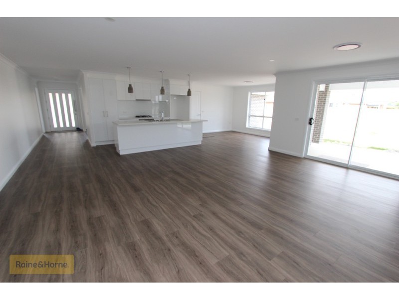 5A Cheviot Place, Kelso NSW 2795