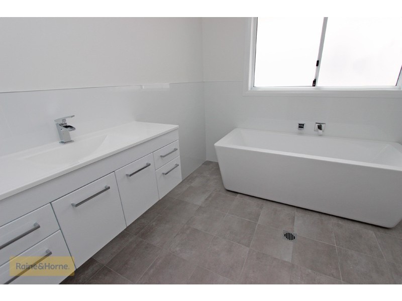 5A Cheviot Place, Kelso NSW 2795