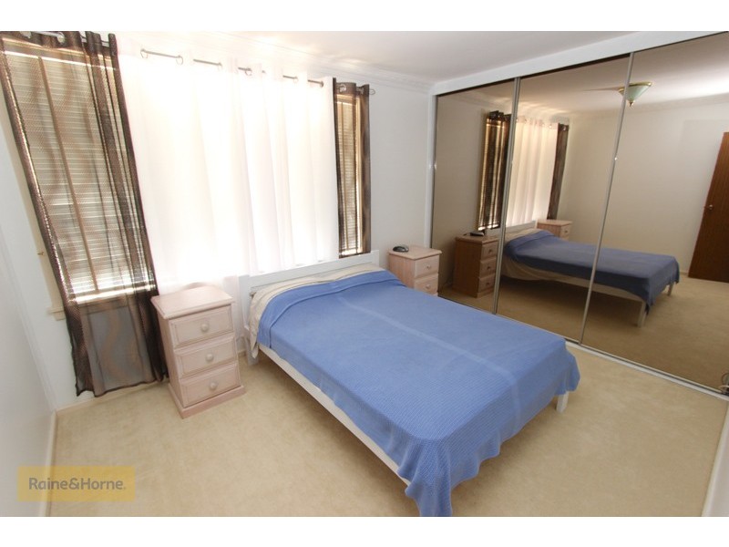 279 Rocket Street, Bathurst NSW 2795