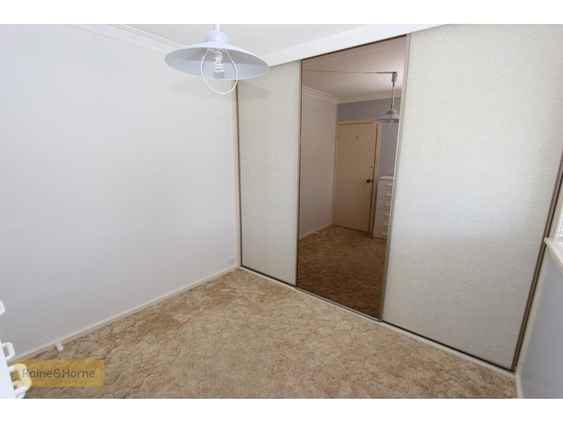 279 Rocket Street, Bathurst NSW 2795