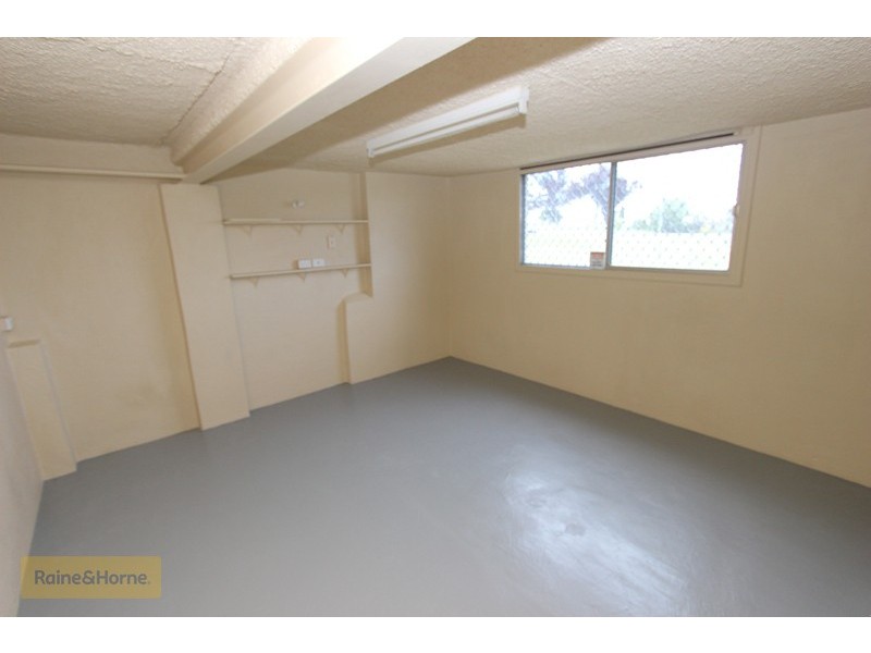 279 Rocket Street, Bathurst NSW 2795