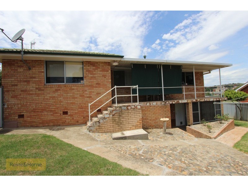 279 Rocket Street, Bathurst NSW 2795