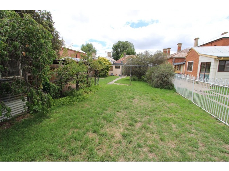 206 Russell Street, Bathurst NSW 2795