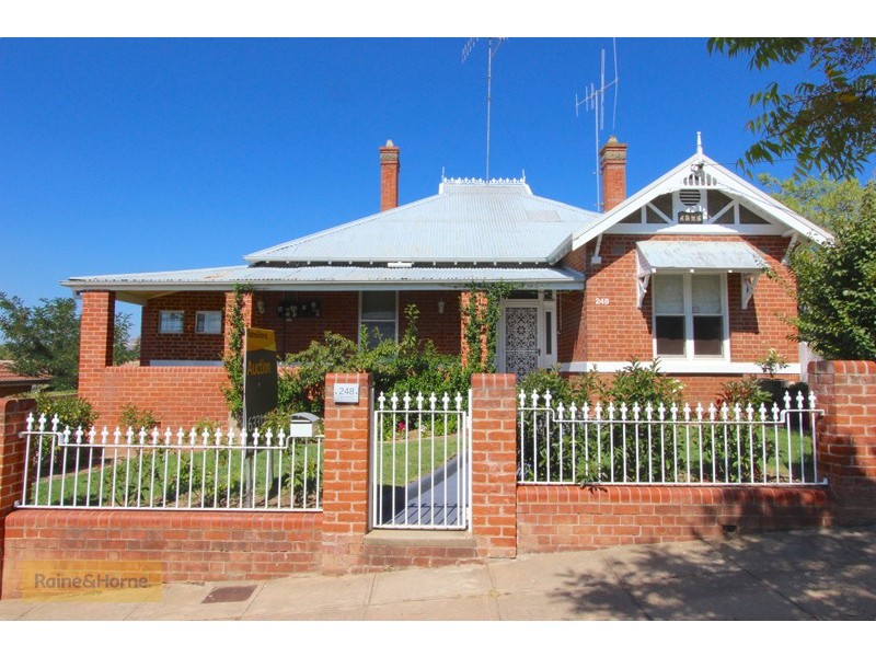 248 Piper Street, Bathurst NSW 2795