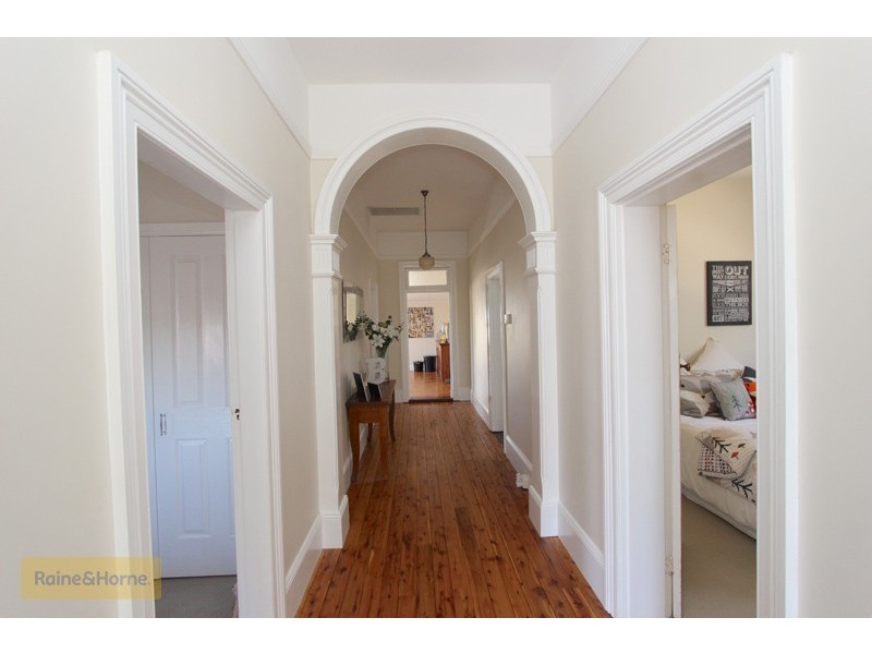 248 Piper Street, Bathurst NSW 2795