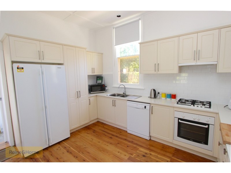 248 Piper Street, Bathurst NSW 2795