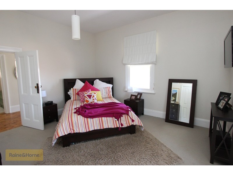 248 Piper Street, Bathurst NSW 2795