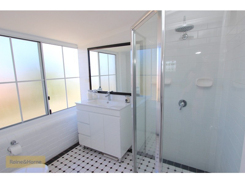 248 Piper Street, Bathurst NSW 2795