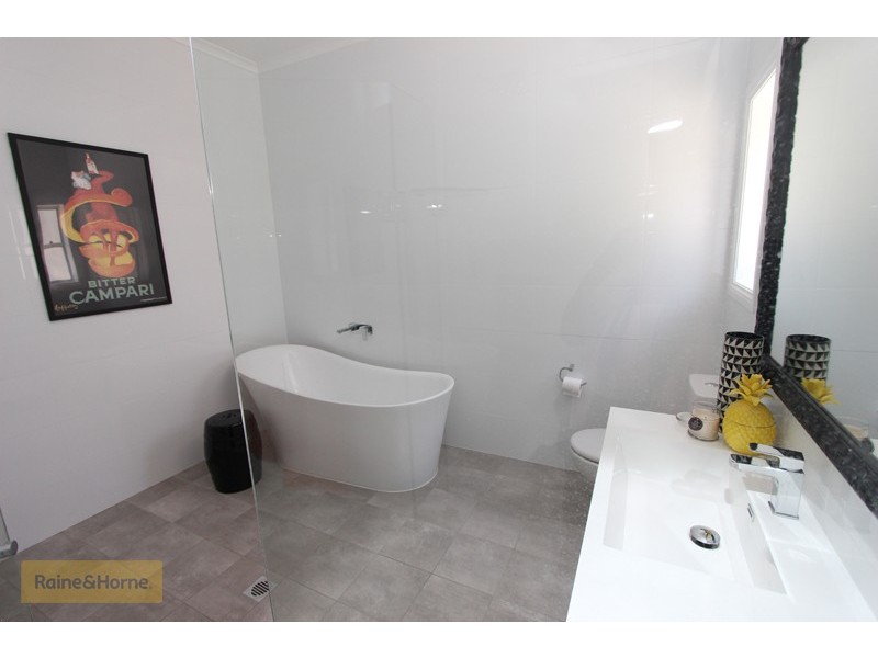 248 Piper Street, Bathurst NSW 2795