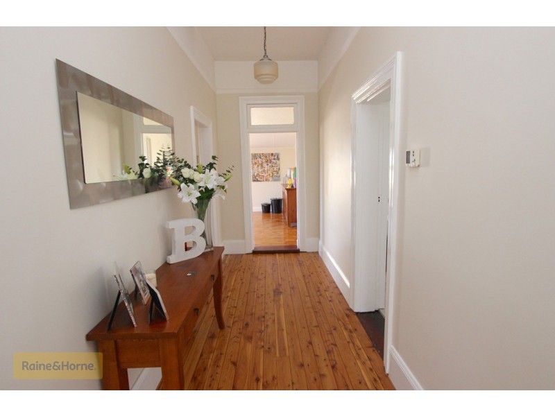 248 Piper Street, Bathurst NSW 2795