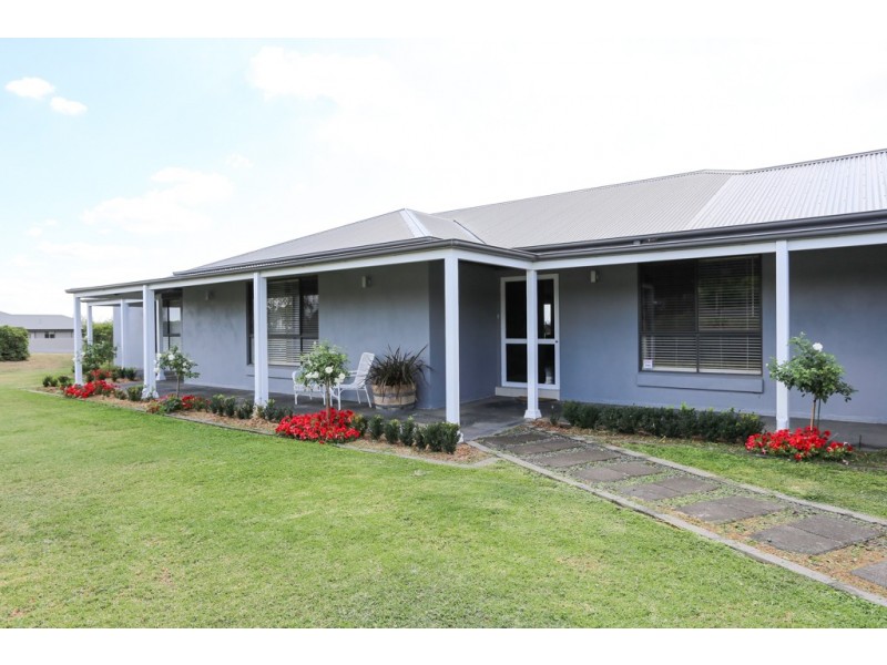 63 Blue Ridge Drive, White Rock NSW 2795
