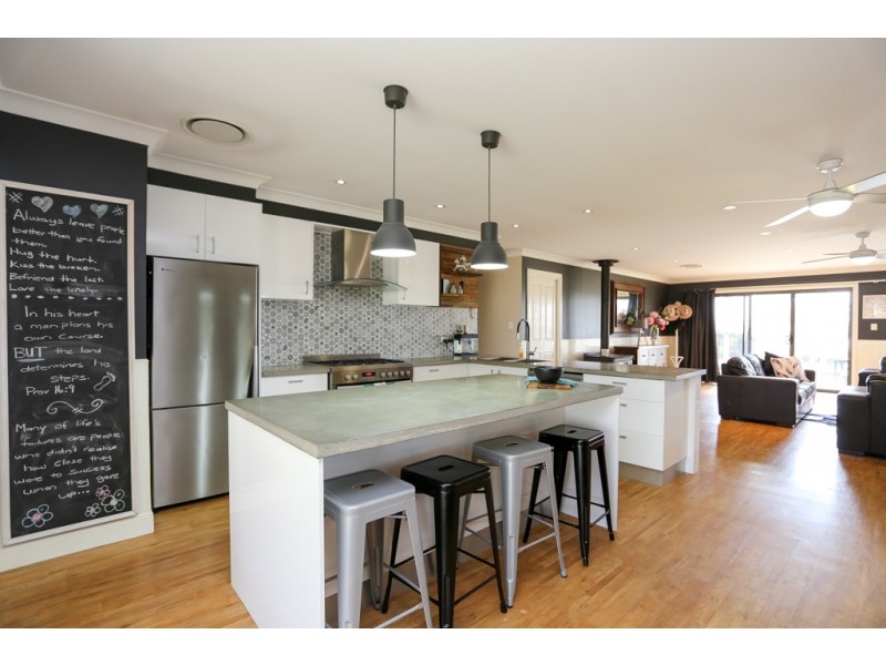 63 Blue Ridge Drive, White Rock NSW 2795