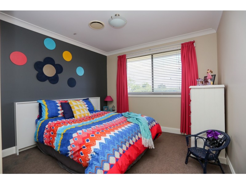 63 Blue Ridge Drive, White Rock NSW 2795
