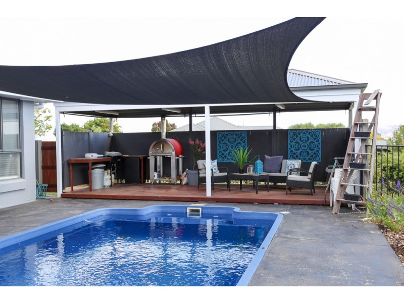 63 Blue Ridge Drive, White Rock NSW 2795