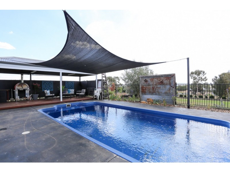 63 Blue Ridge Drive, White Rock NSW 2795