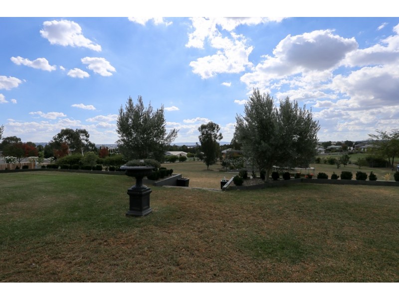 63 Blue Ridge Drive, White Rock NSW 2795