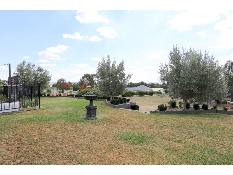 63 Blue Ridge Drive, White Rock NSW 2795