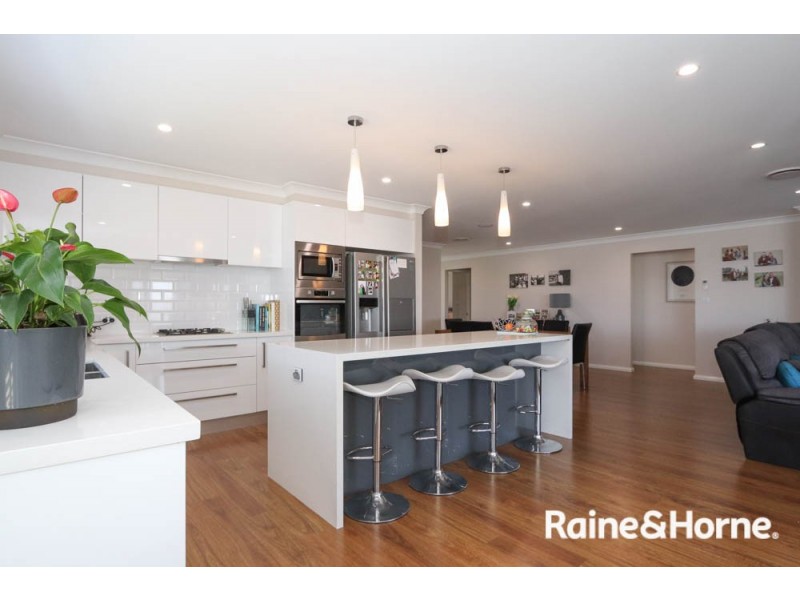 4 Keane Drive, Kelso NSW 2795