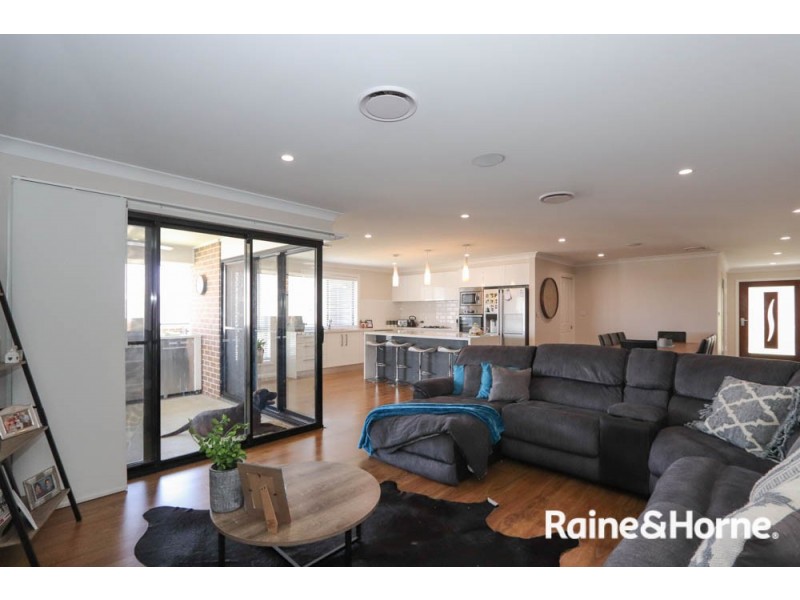 4 Keane Drive, Kelso NSW 2795