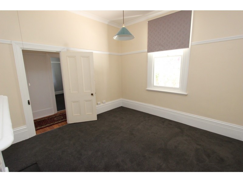 167 Rocket Street, Bathurst NSW 2795