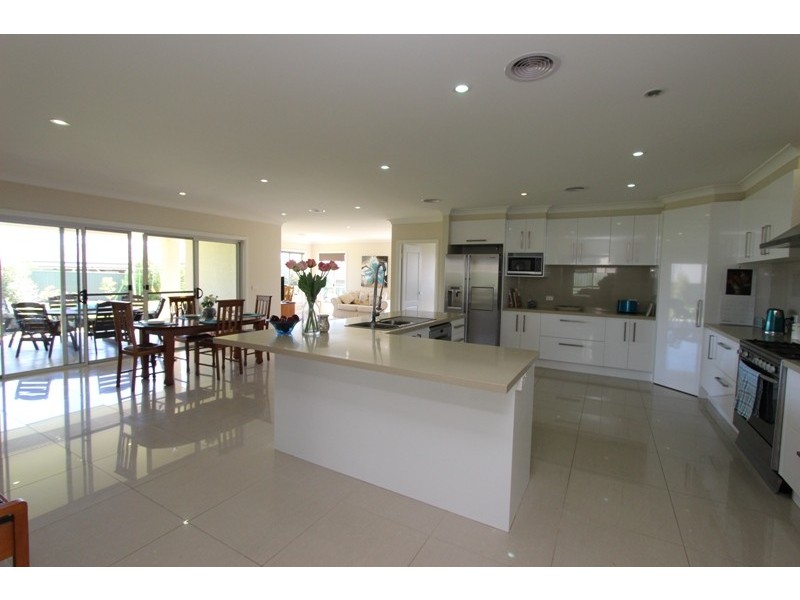 11 McGirr Street, Llanarth NSW 2795