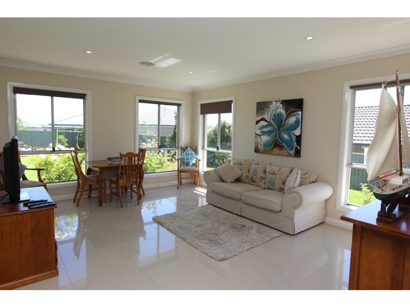 11 McGirr Street, Llanarth NSW 2795