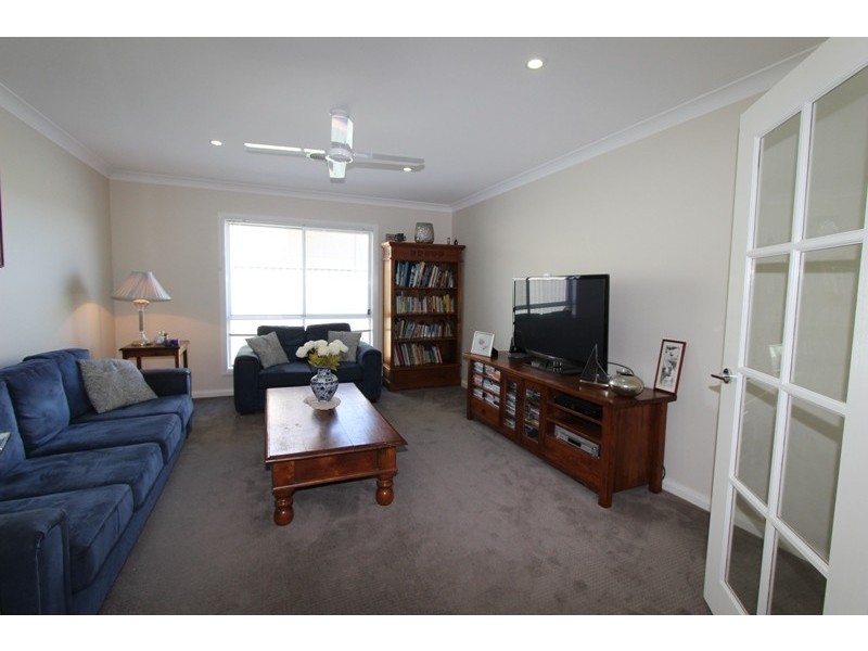 11 McGirr Street, Llanarth NSW 2795