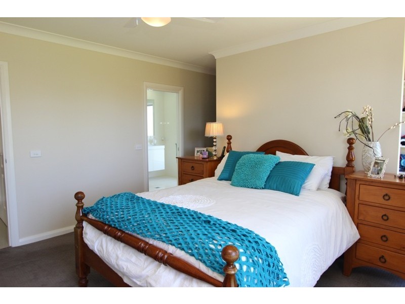 11 McGirr Street, Llanarth NSW 2795