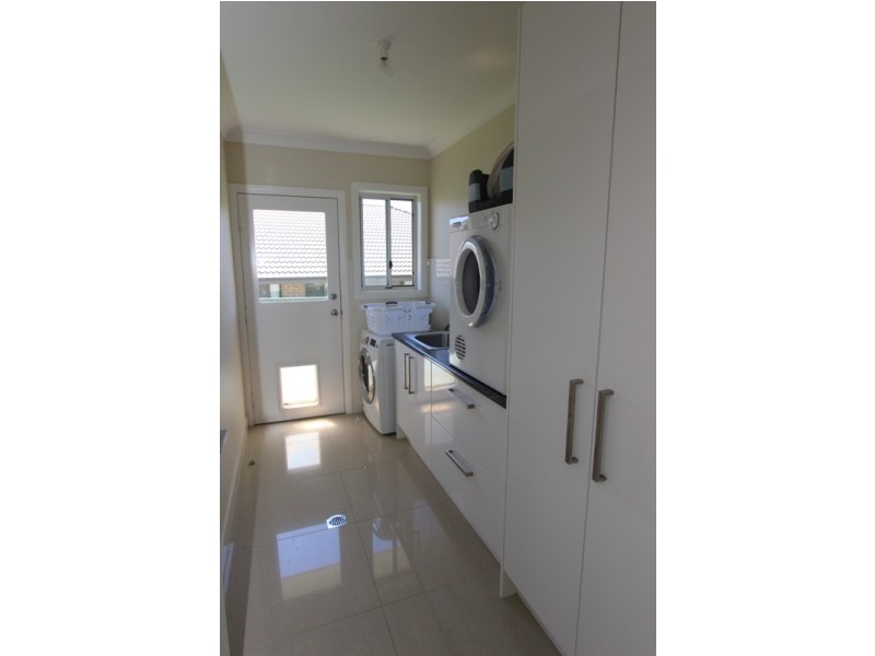 11 McGirr Street, Llanarth NSW 2795