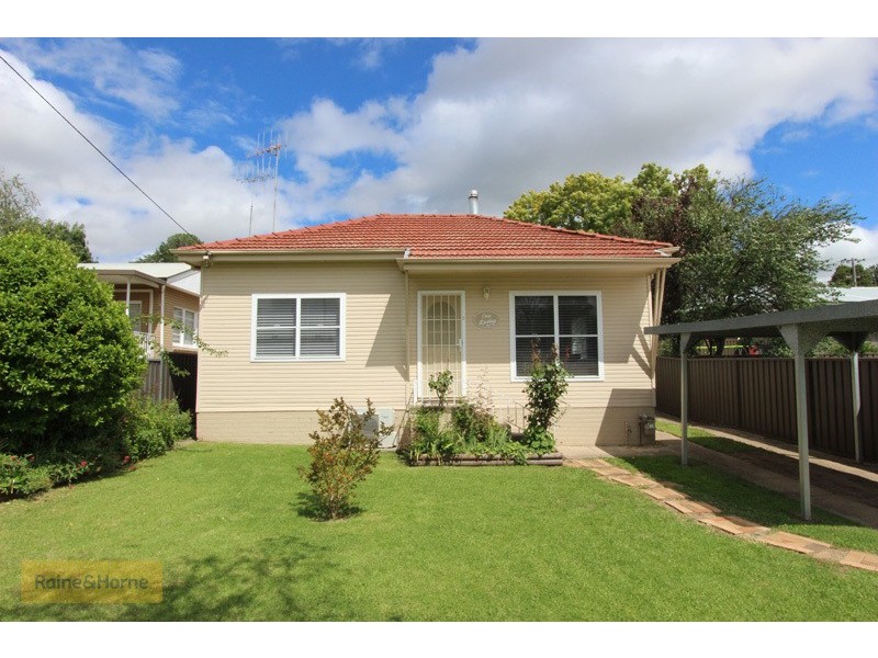 1 Lewins Street, South Bathurst NSW 2795