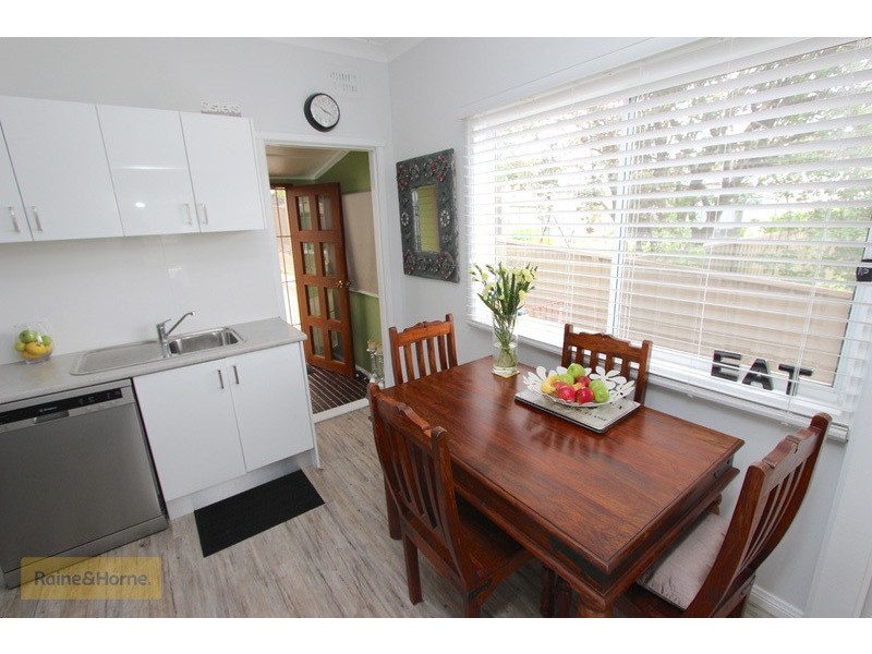 1 Lewins Street, South Bathurst NSW 2795